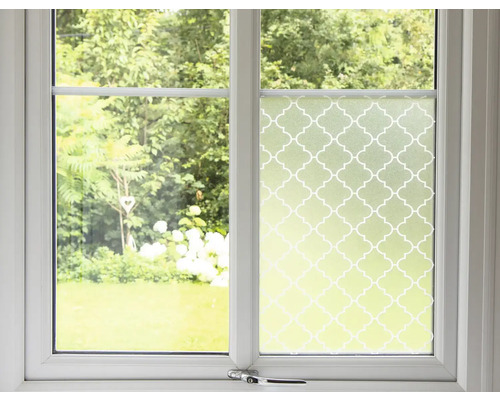 Okno s fóliou pre ochranu súkromia so vzorom