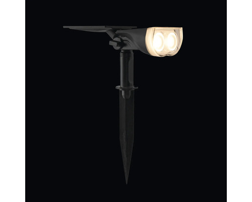 Solárna lampa so zemným hrotom