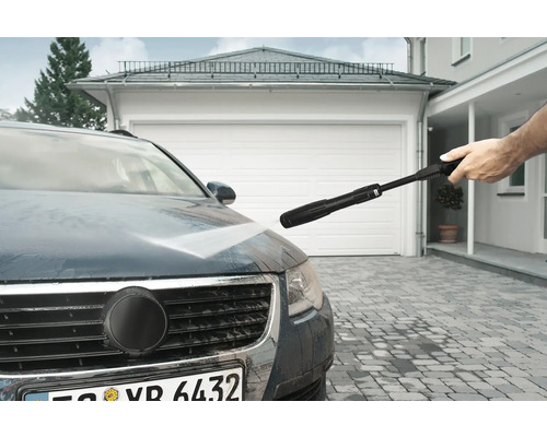 Auto sa čistí vysokotlakovým čističom.