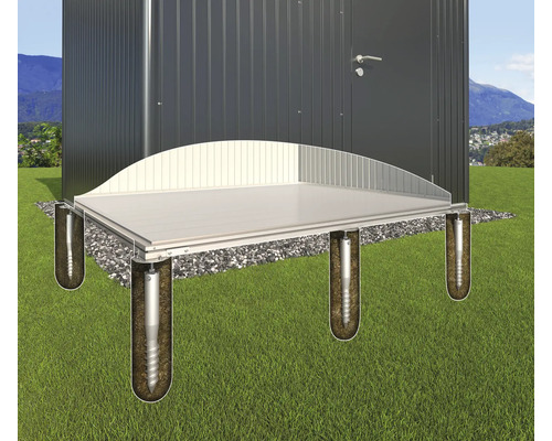 Ilustrácia záhradného domčeka so skrutkovými základmi pre bezpečné ukotvenie v zemi