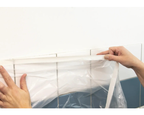 Krycia fólia sa aplikuje na obkladačky