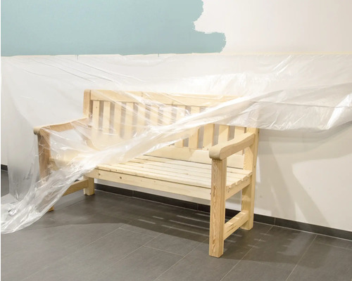 Drevená záhradná lavica s ochrannou fóliou