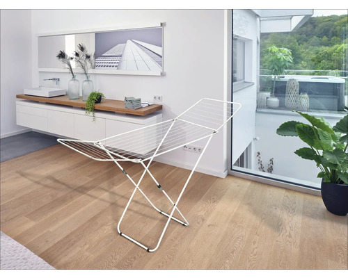 Kovový sušiak na bielizeň v kúpeľni