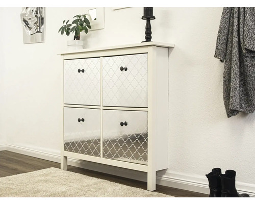 Skrinka na topánky so štyrmi priehradkami a vzorom