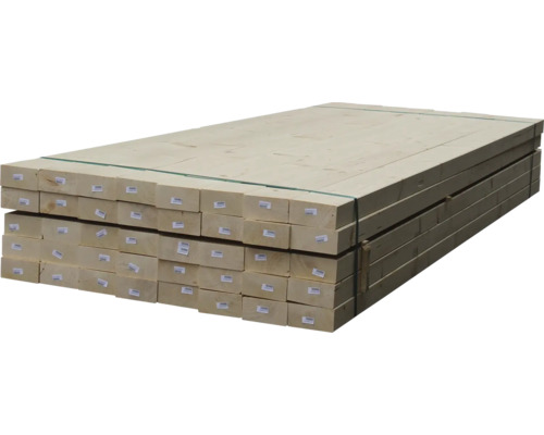 Stoh surových hranolov pre stavebné projekty