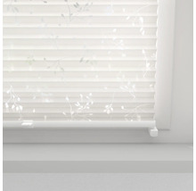 Plisé s kvetinovým vzorom na okne