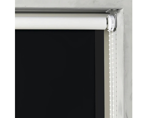 Roleta na okne s ovládacou retiazkou