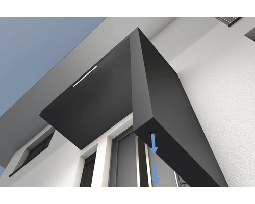 Vonkajší pohľad na budovu so strieškou a odtokovou rúrou na odvod vody