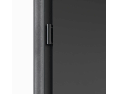 Detail dverí so závesom