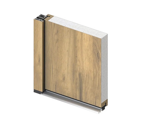 Rez interiérovými dverami s dreveným dekorom