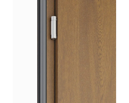 Detail drevených dverí so závesom