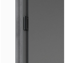 Detail dverí so závesom