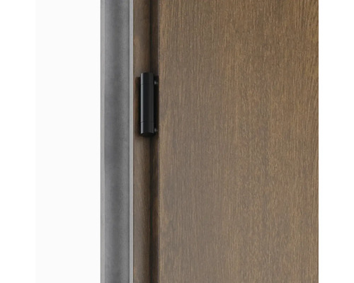 Detail interiérových dverí so závesom