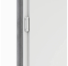 Detail dverí so závesom