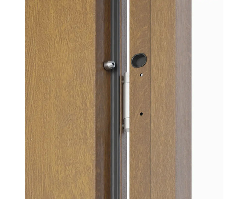 Detail bezpečnostných dverí s priezorníkom a zámkom