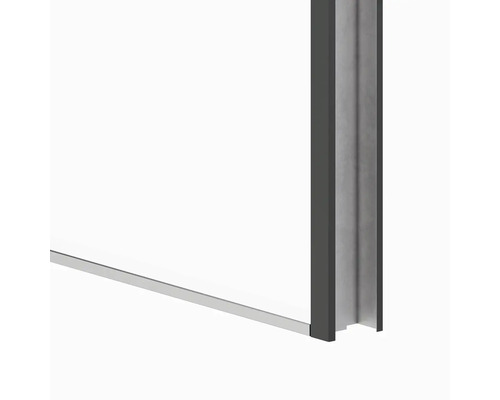 Detail sprchovacieho kúta s rámovým profilom