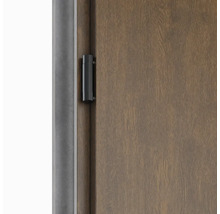 Detail interiérových dverí so závesom