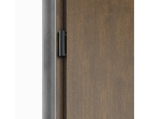 Detail interiérových dverí so závesom