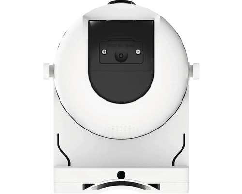 Detailný záber bielej bezpečnostnej kamery s čiernym krytom na zadnej strane