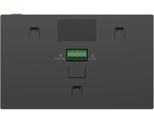 Zadná strana zariadenia s pripojovacími svorkami