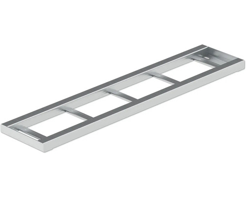 Kovový rám s obdĺžnikovými výrezmi