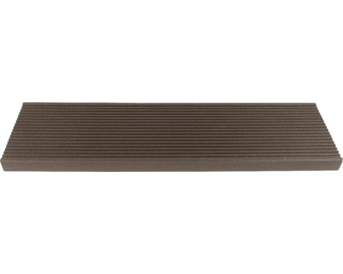 Terasa z dreva a plastu