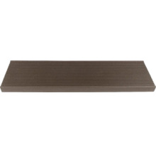 Terasa z vlnitého kompozitného materiálu