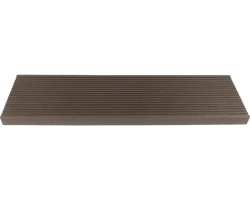 Terasa z dreva s ryhovaným povrchom