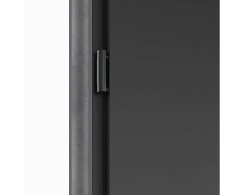 Detail dverí so závesom