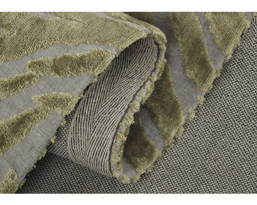 Dekoratívny koberec s kvetinovým vzorom