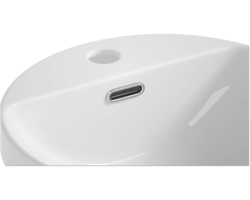 Detailný pohľad na umývadlo s prepadom