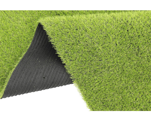 Umelý trávnik s čiernou spodnou stranou