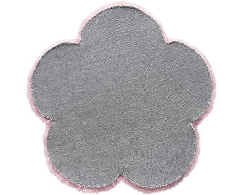 Koberec v tvare kvetu s textúrou a nadýchaným okrajom