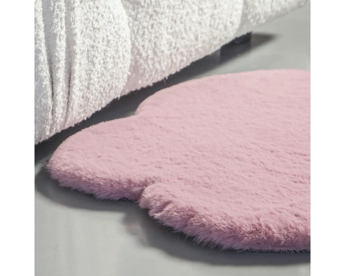 Ružový koberec v tvare medvedej labky