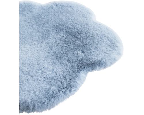 Koberec z umelej kožušiny v tvare oblaku