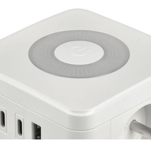 Zásuvková kocka s USB portami a vypínačom