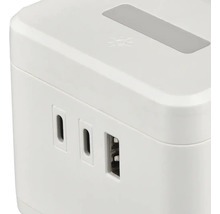 Biely USB adaptér s niekoľkými portami