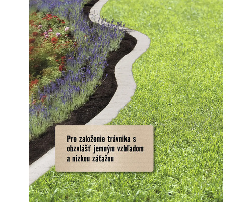 Záhrada s trávnikom a kvetinovým záhonom s trávnatým okrajom