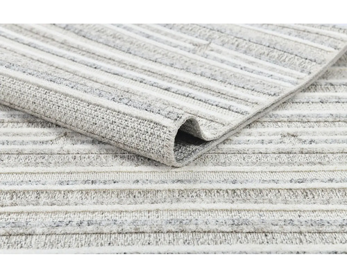 Detail pruhovaného koberca