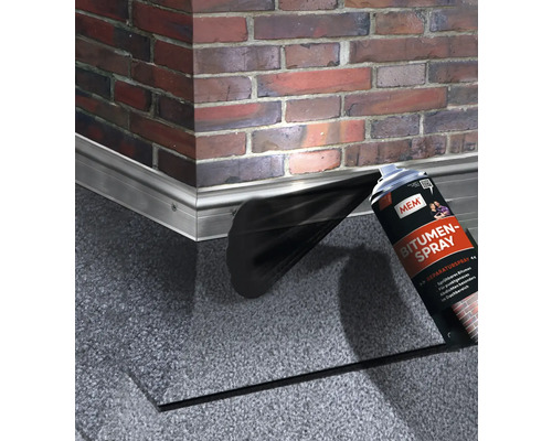 Bitúmenový sprej na utesnenie na tehlovej stene