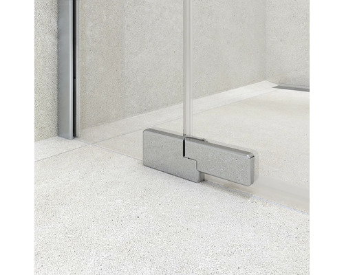 Detail sprchovacieho kúta s kovaním a sklenenými dverami