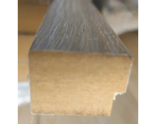 Detail dreveného rámu na obraz