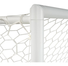 Detail futbalovej bránky so sieťou