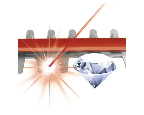 Znázornenie laserového rezu v materiáli s diamantom