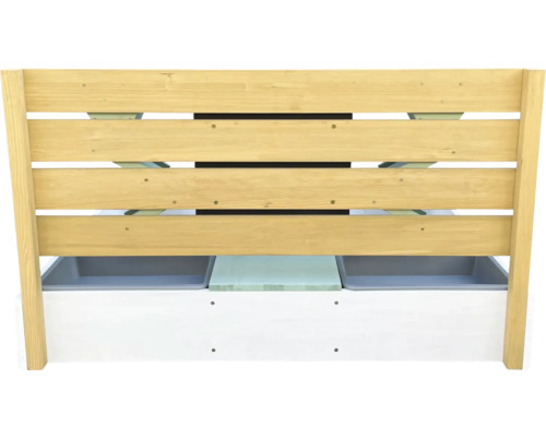 Drevený vyvýšený záhon s kvetináčmi