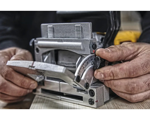 Drážkovacia fréza pri použití na spracovanie dreva