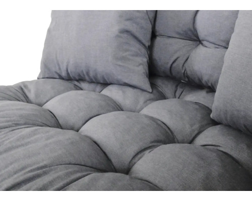 Detail šedých sedacích vankúšov a podsedákov