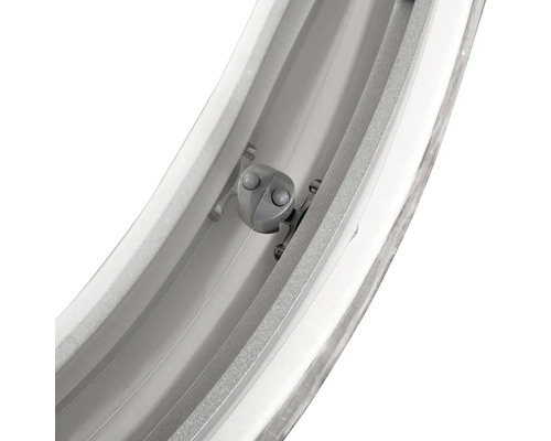 Detailný záber vodiaceho vozíka v hliníkovej profilovej lište.