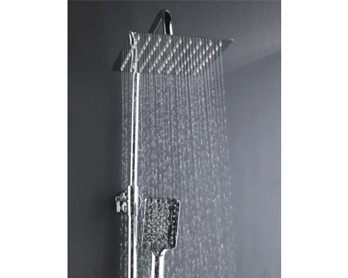 Sprchový systém s hlavovou a ručnou sprchou v prevádzke
