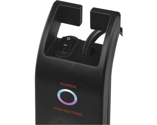 Detail čierneho zariadenia s vypínačom a prepäťovou ochranou